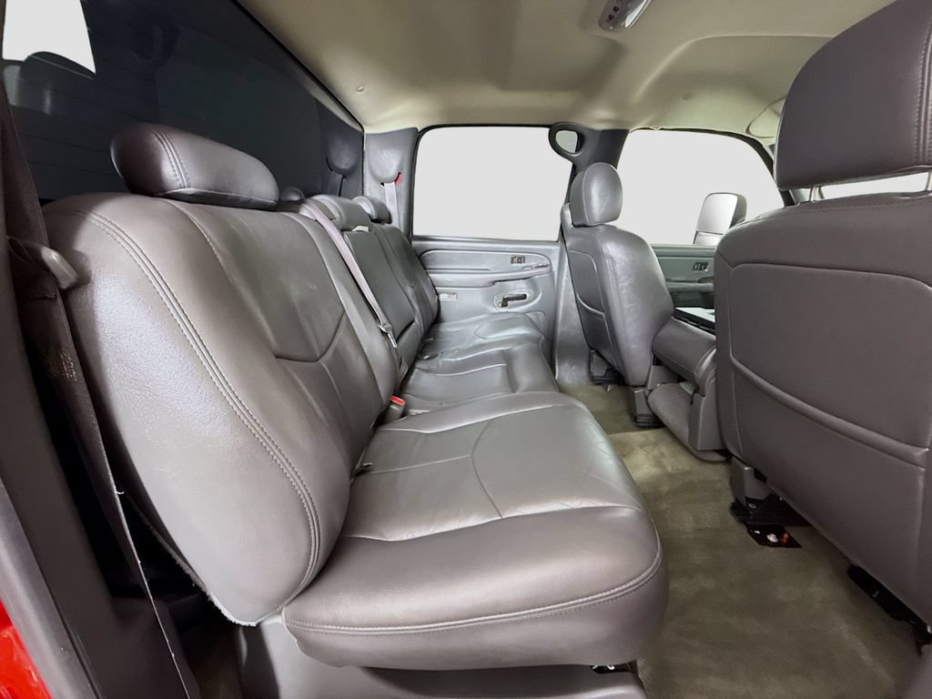 Used 2004 Chevrolet Silverado 2500 LS w/ Skid Plate Package AWD/4WD image 25
