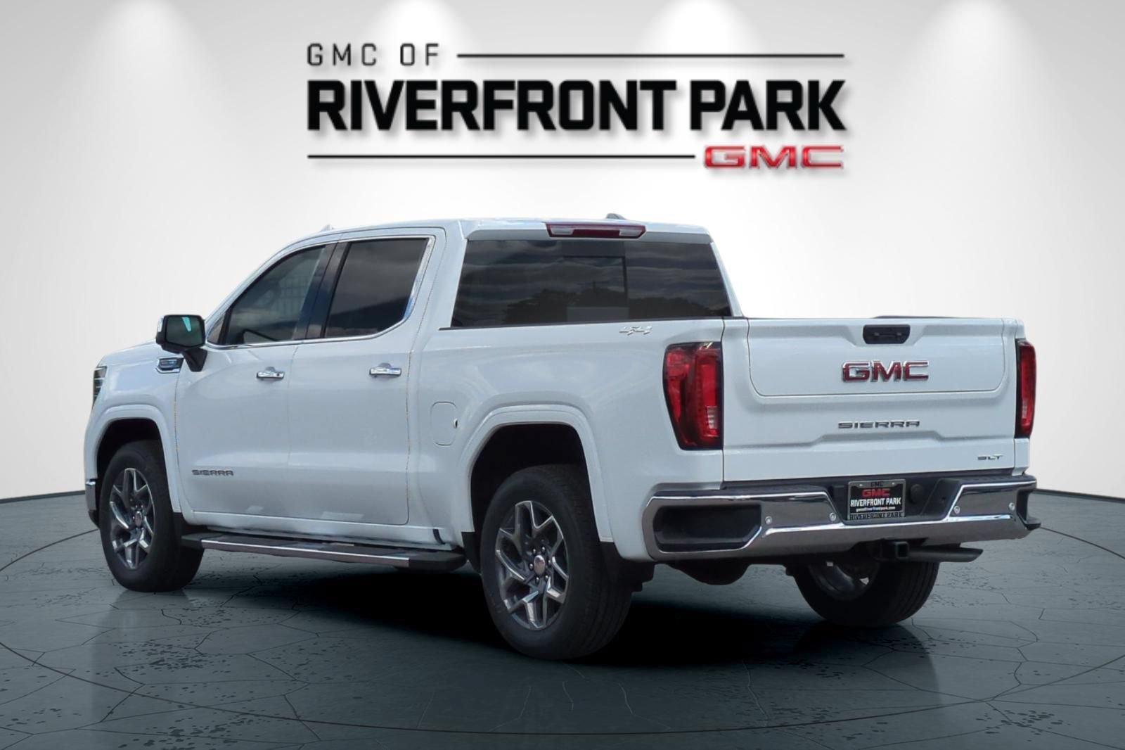 New 2026 GMC Sierra 1500 SLT w/ SLT Premium Plus Package AWD/4WD image 5