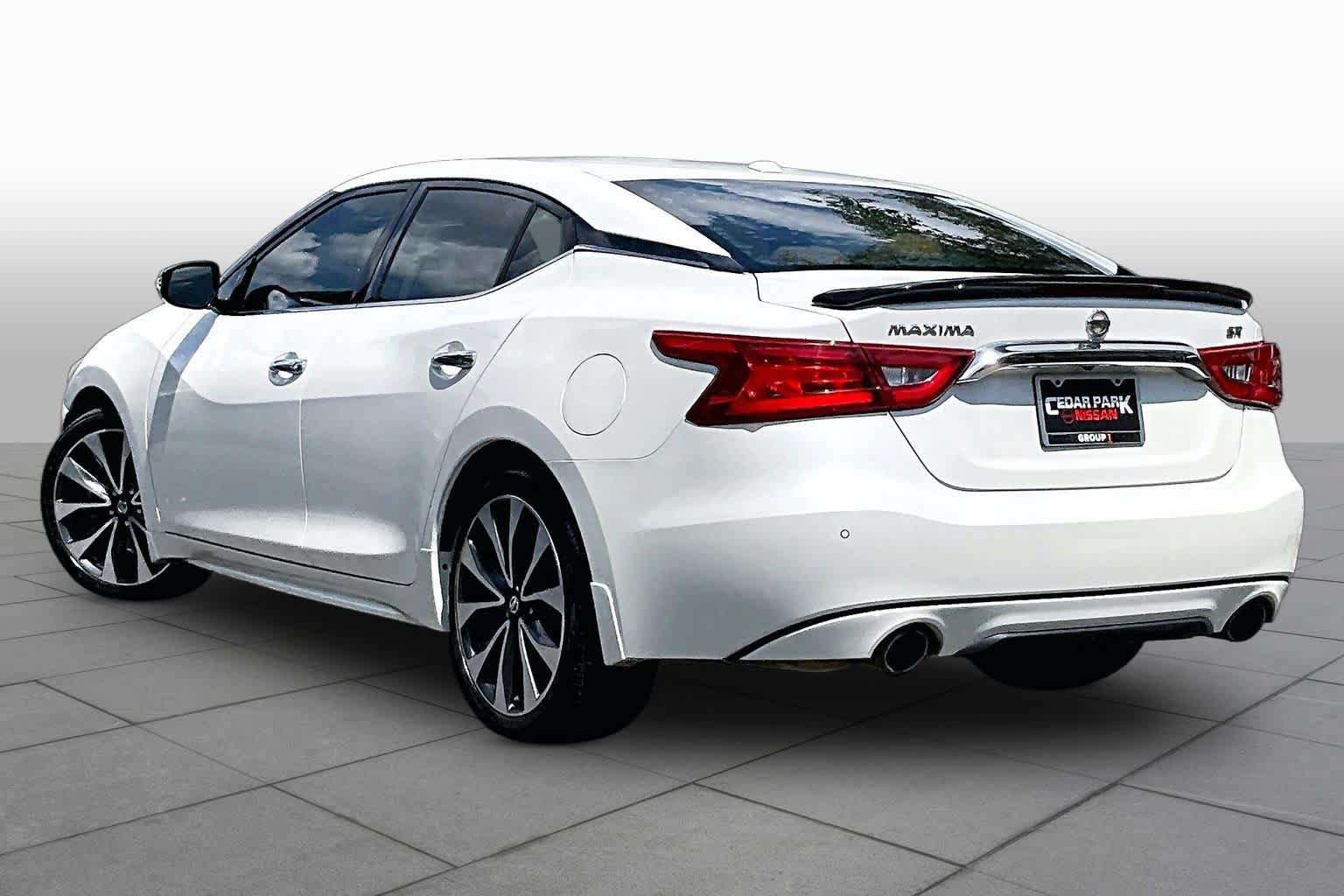 Used 2016 Nissan Maxima SR FWD image 12
