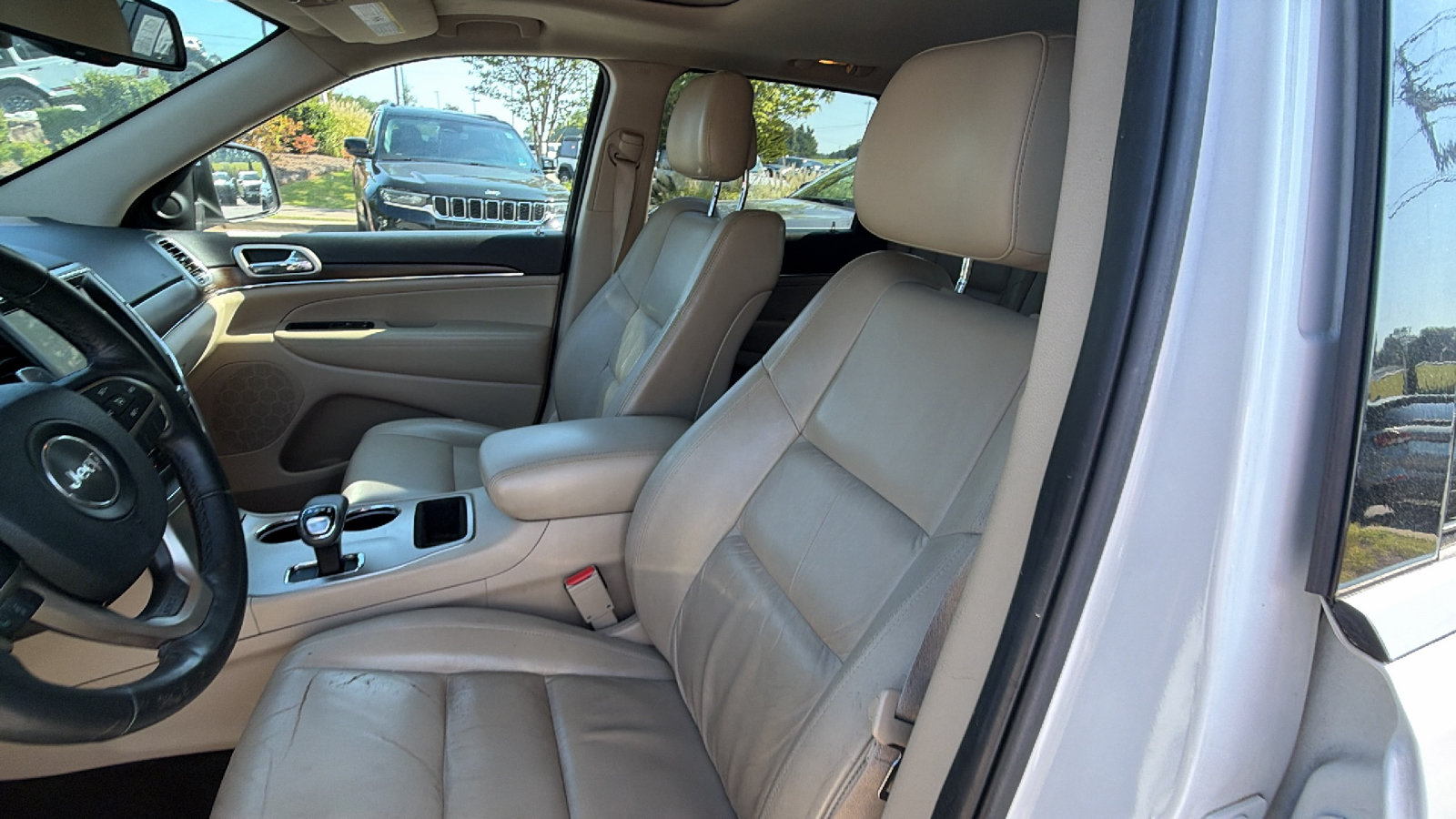 Used 2015 Jeep Grand Cherokee Limited RWD image 18