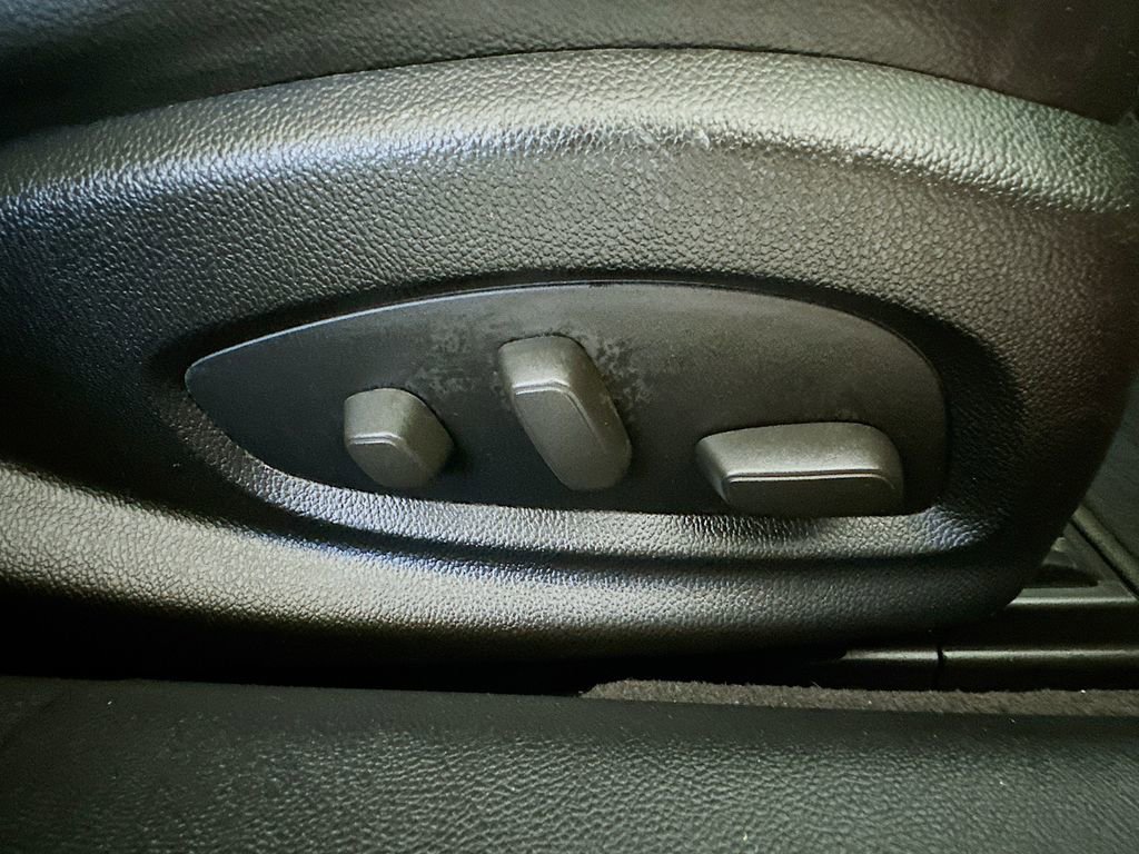 Used 2014 Chevrolet Impala LT FWD image 24