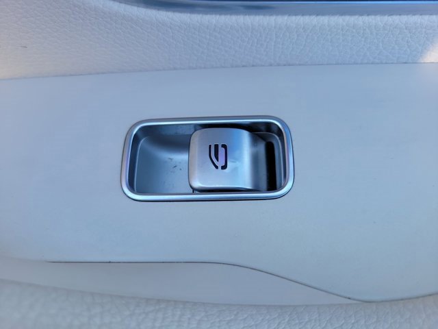 Used 2022 Mercedes-Benz GLS 450 4MATIC image 9