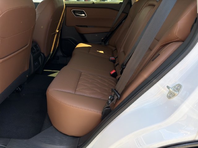 Certified 2026 Nissan Rogue Platinum AWD/4WD image 29