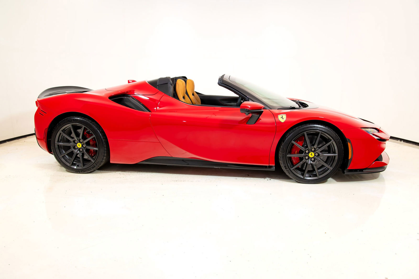 Certified 2023 Ferrari SF90 Spider AWD/4WD image 3