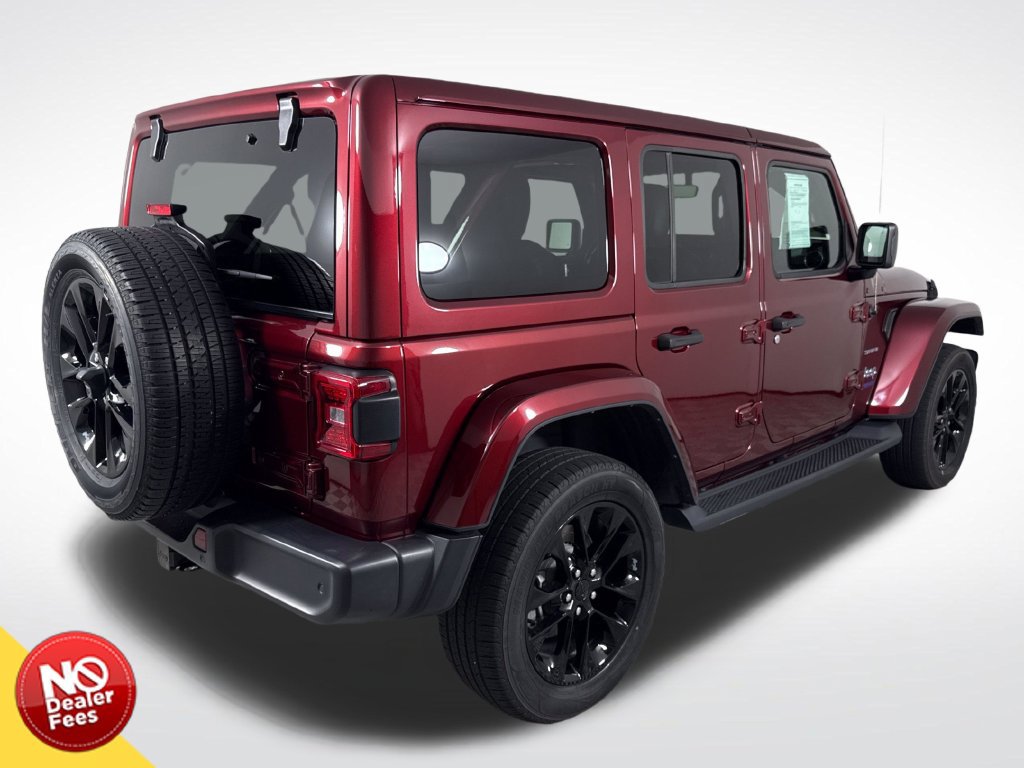 Used 2021 Jeep Wrangler Unlimited Sahara w/ Cold Weather Group AWD/4WD image 3