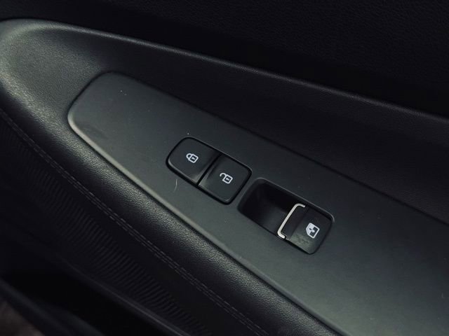 Used 2023 Hyundai Santa Fe SEL w/ Cargo Package image 16