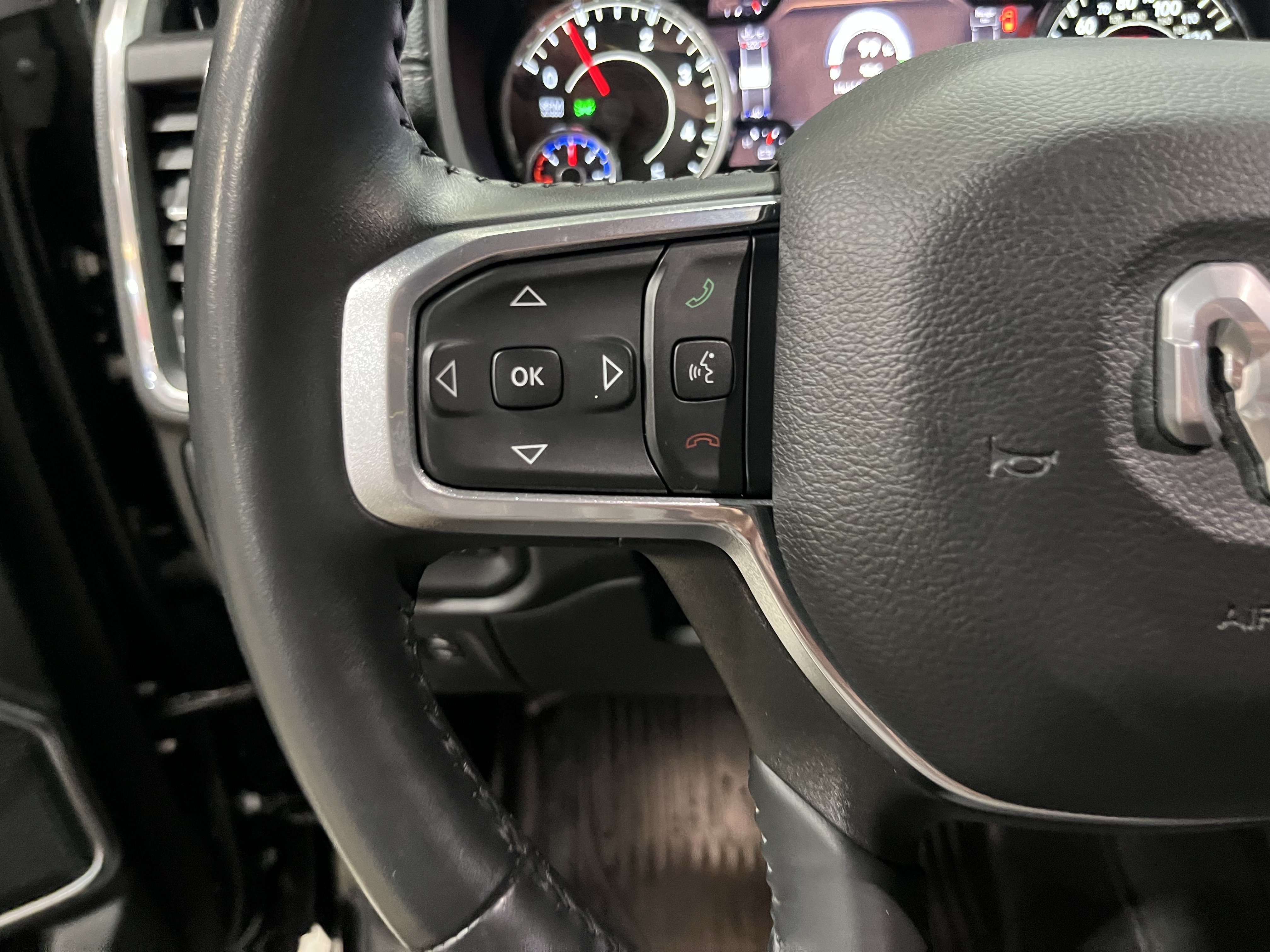 Used 2023 RAM 1500 Laramie AWD/4WD image 22
