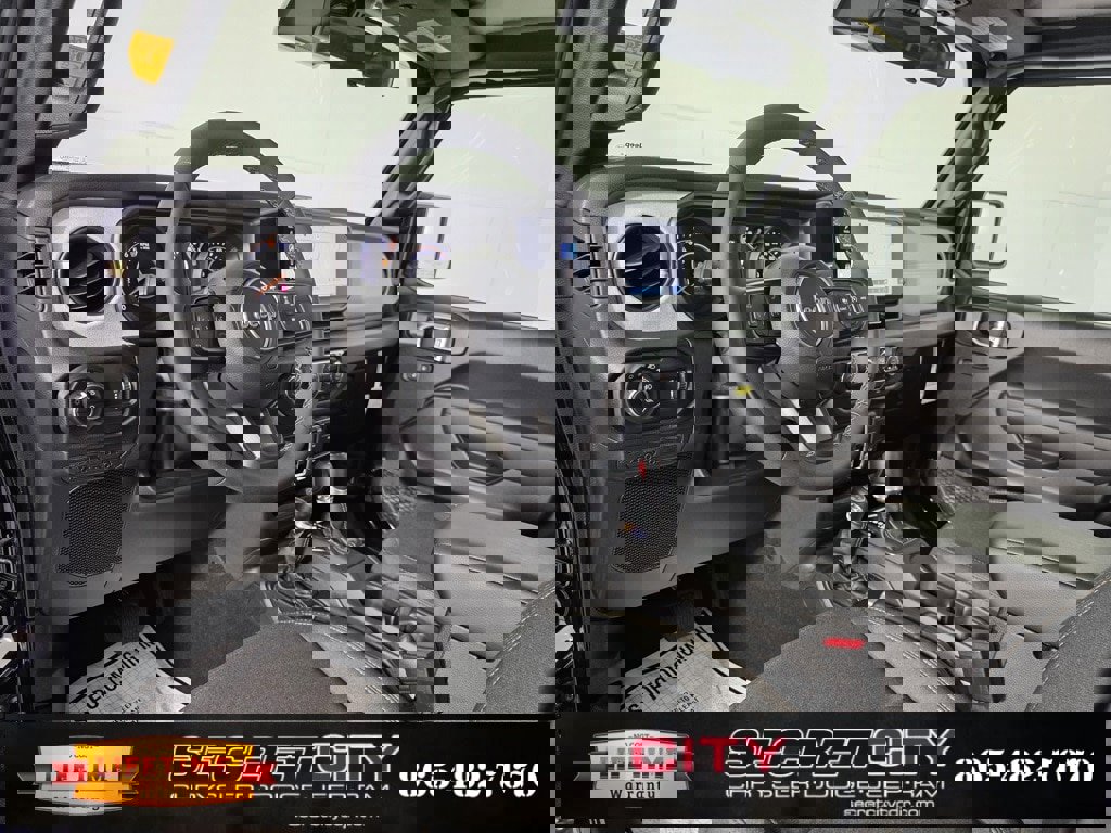 New 2025 Jeep Gladiator Sport image 11