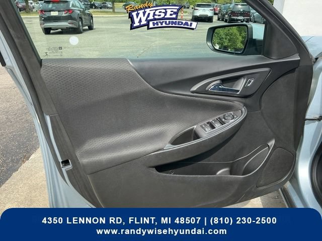 Used 2017 Chevrolet Malibu LT FWD image 14