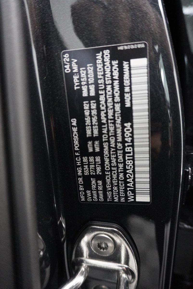 New 2026 Porsche Macan AWD/4WD image 28