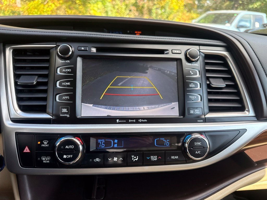 Certified 2019 Toyota Highlander Limited AWD/4WD image 27