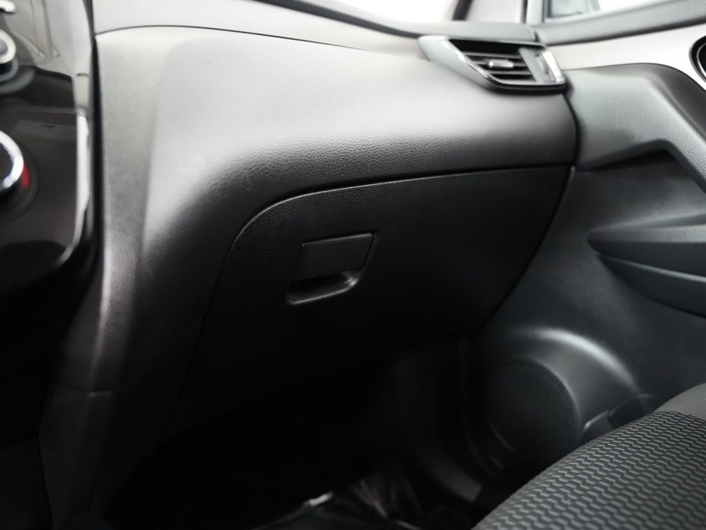 Used 2018 Nissan Rogue Sport S FWD image 43