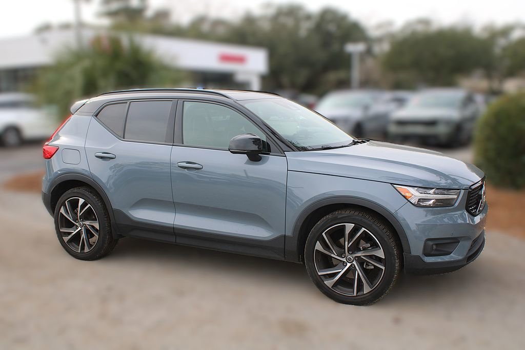 Used 2021 Volvo XC40 T5 R-Design image 4