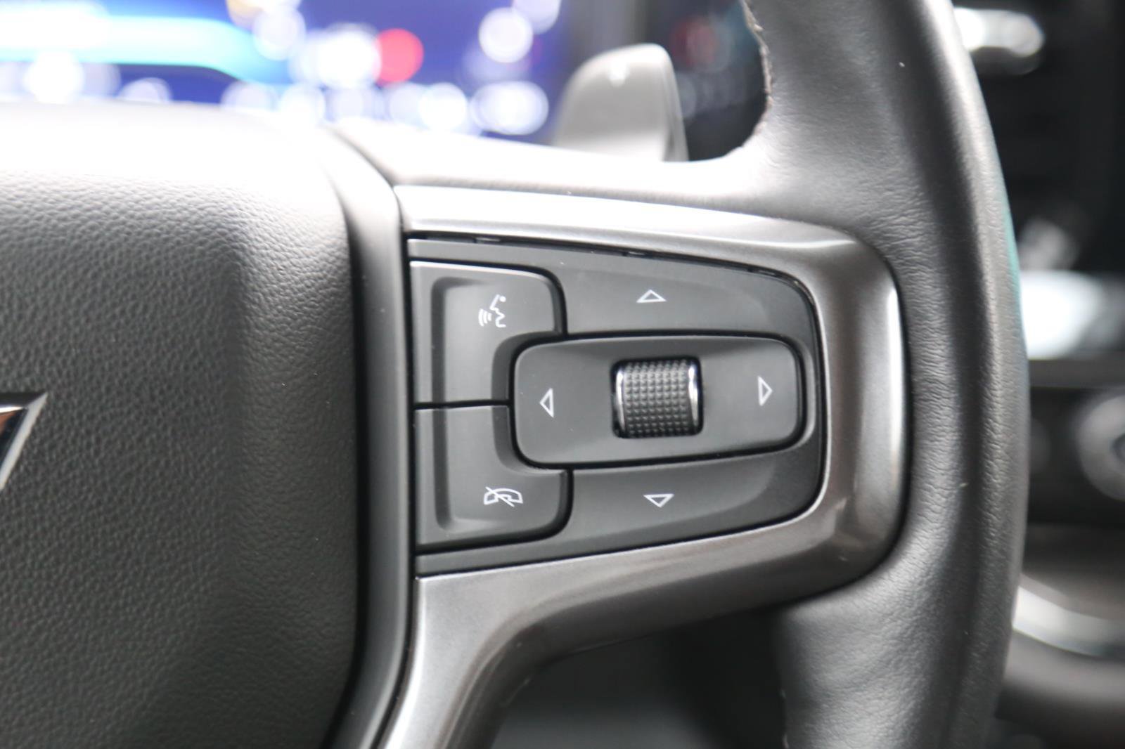 Used 2023 Chevrolet Silverado 1500 ZR2 w/ Technology Package image 10