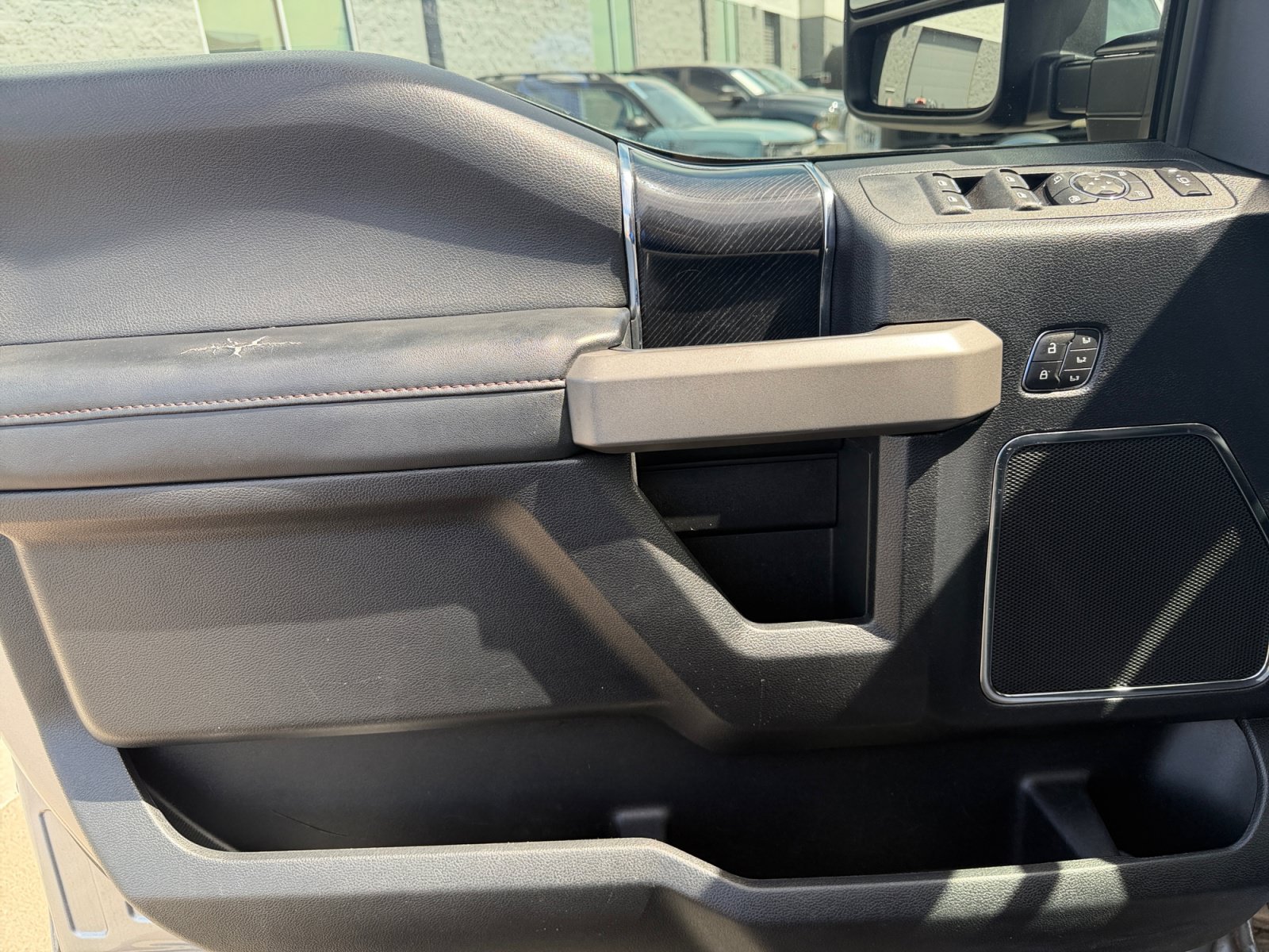 Used 2020 Ford F250 Platinum w/ FX4 Off-Road Package AWD/4WD image 17