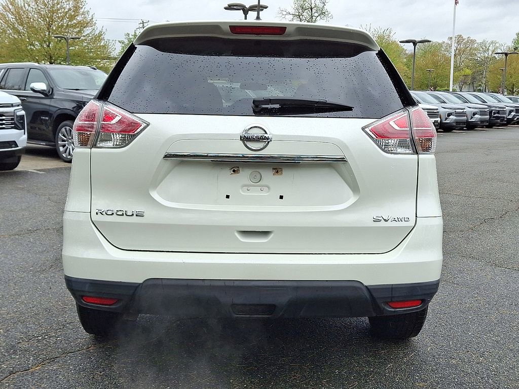 Used 2016 Nissan Rogue SV AWD/4WD image 5