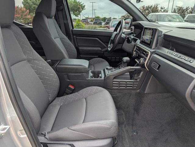 Used 2025 Toyota Tacoma SR AWD/4WD image 32
