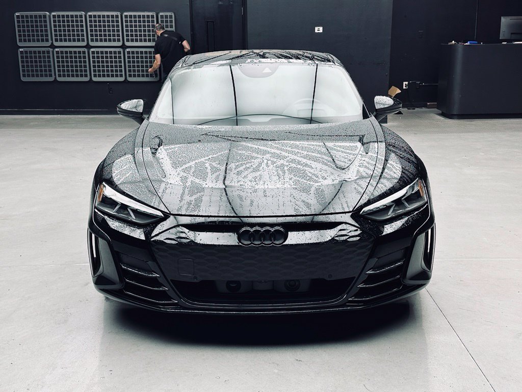 Used 2023 Audi RS e-tron GT w/ Carbon Performance Package AWD/4WD image 10