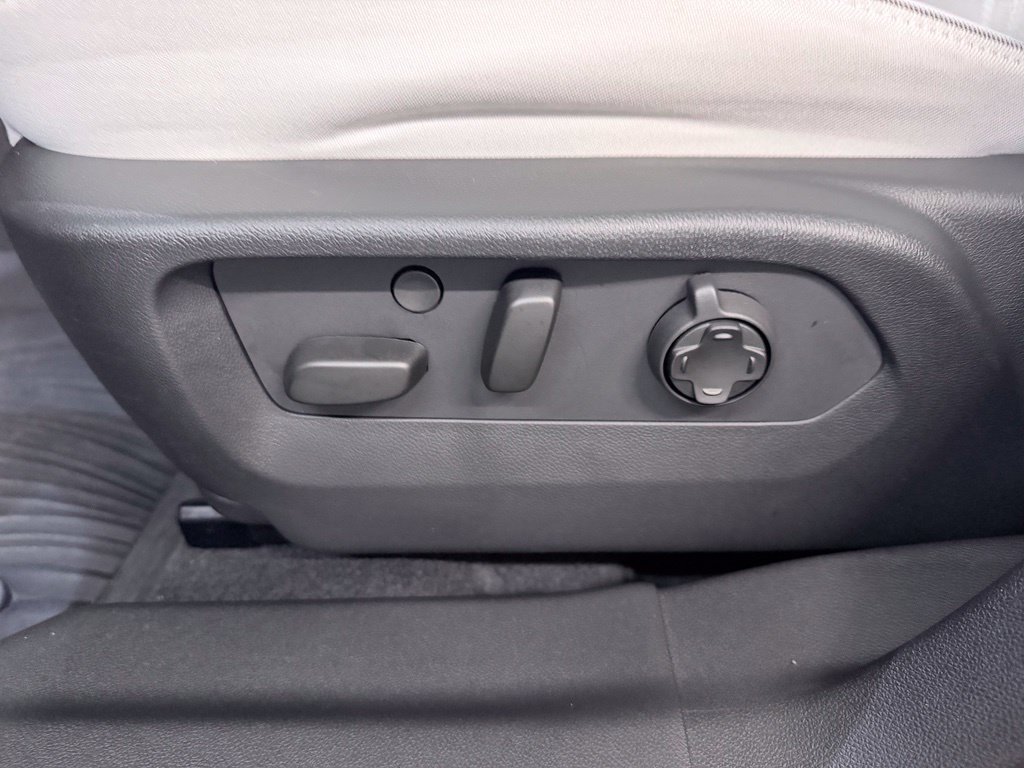 Used 2024 Buick Envision Avenir AWD/4WD image 11