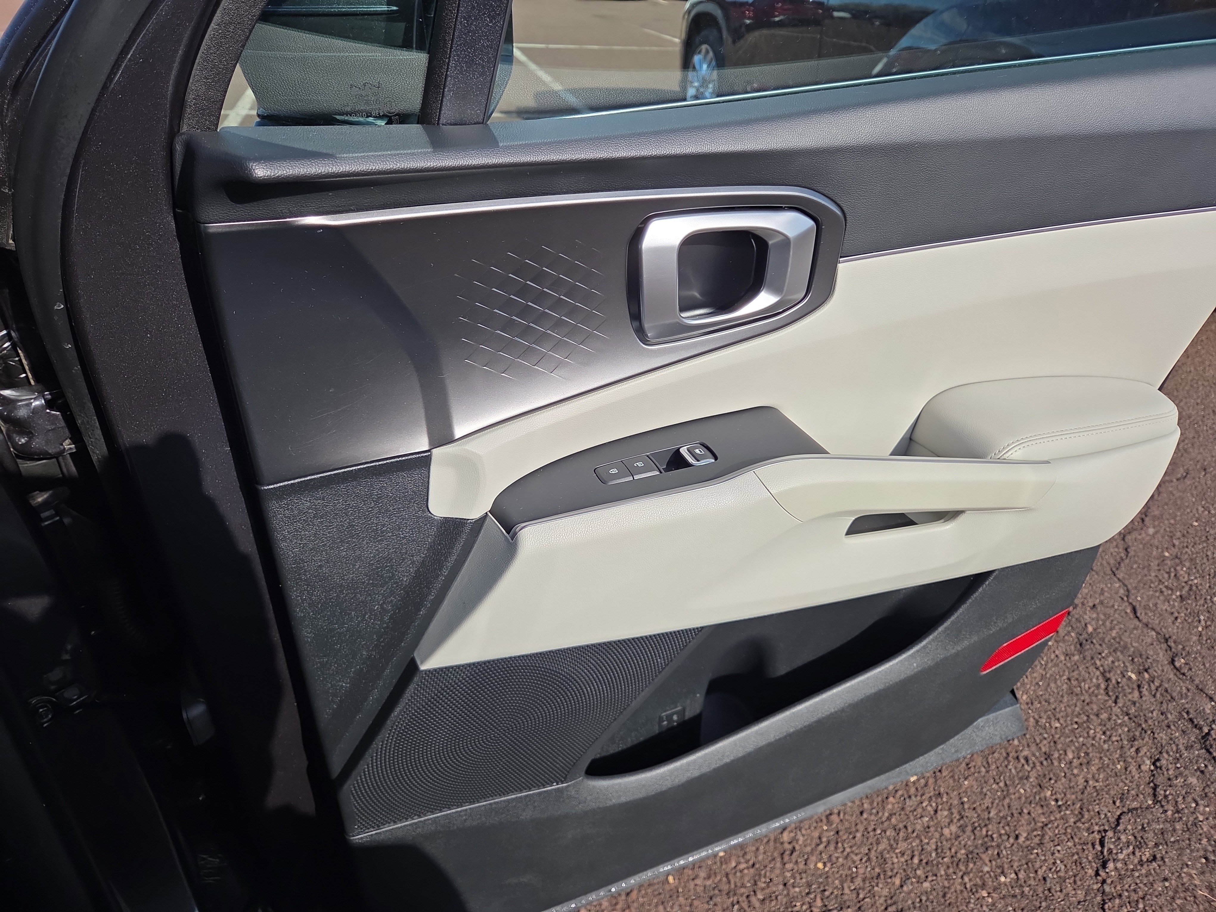 Used 2022 Kia Sorento EX w/ Panoramic Sunroof Package image 17