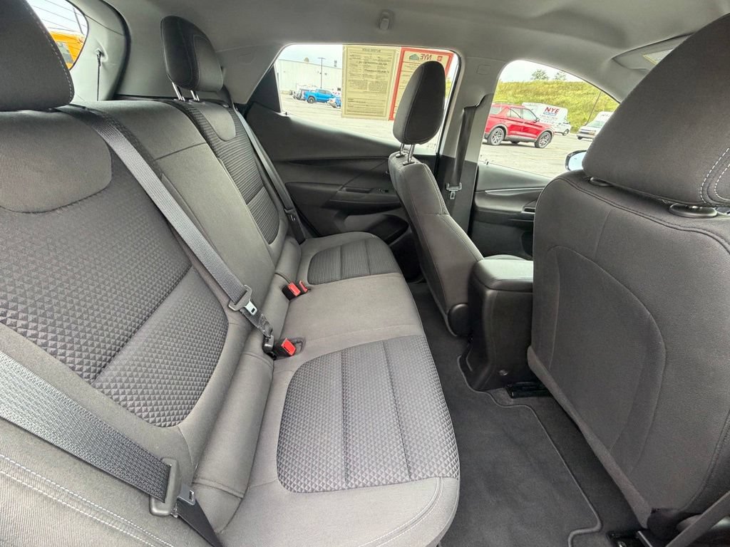 Used 2022 Chevrolet Bolt LT FWD image 37