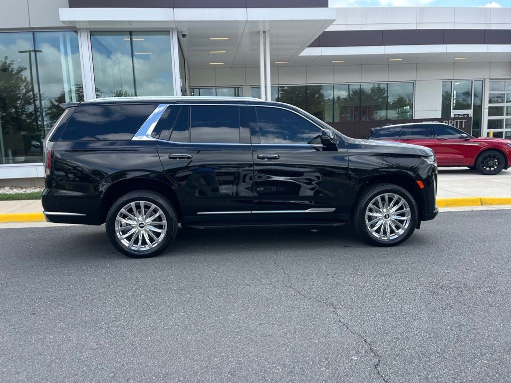 Used 2024 Cadillac Escalade Premium Luxury AWD/4WD image 10