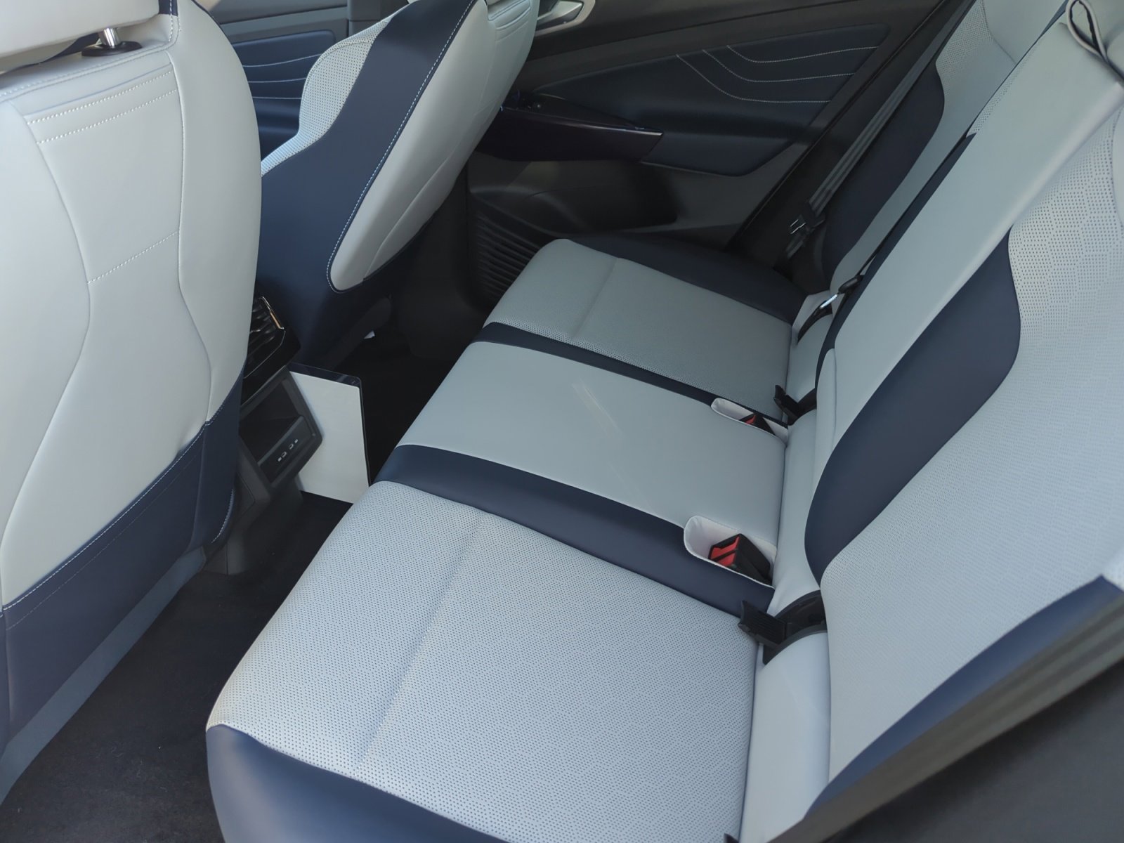 New 2025 Volkswagen ID.4 Pro S RWD image 17