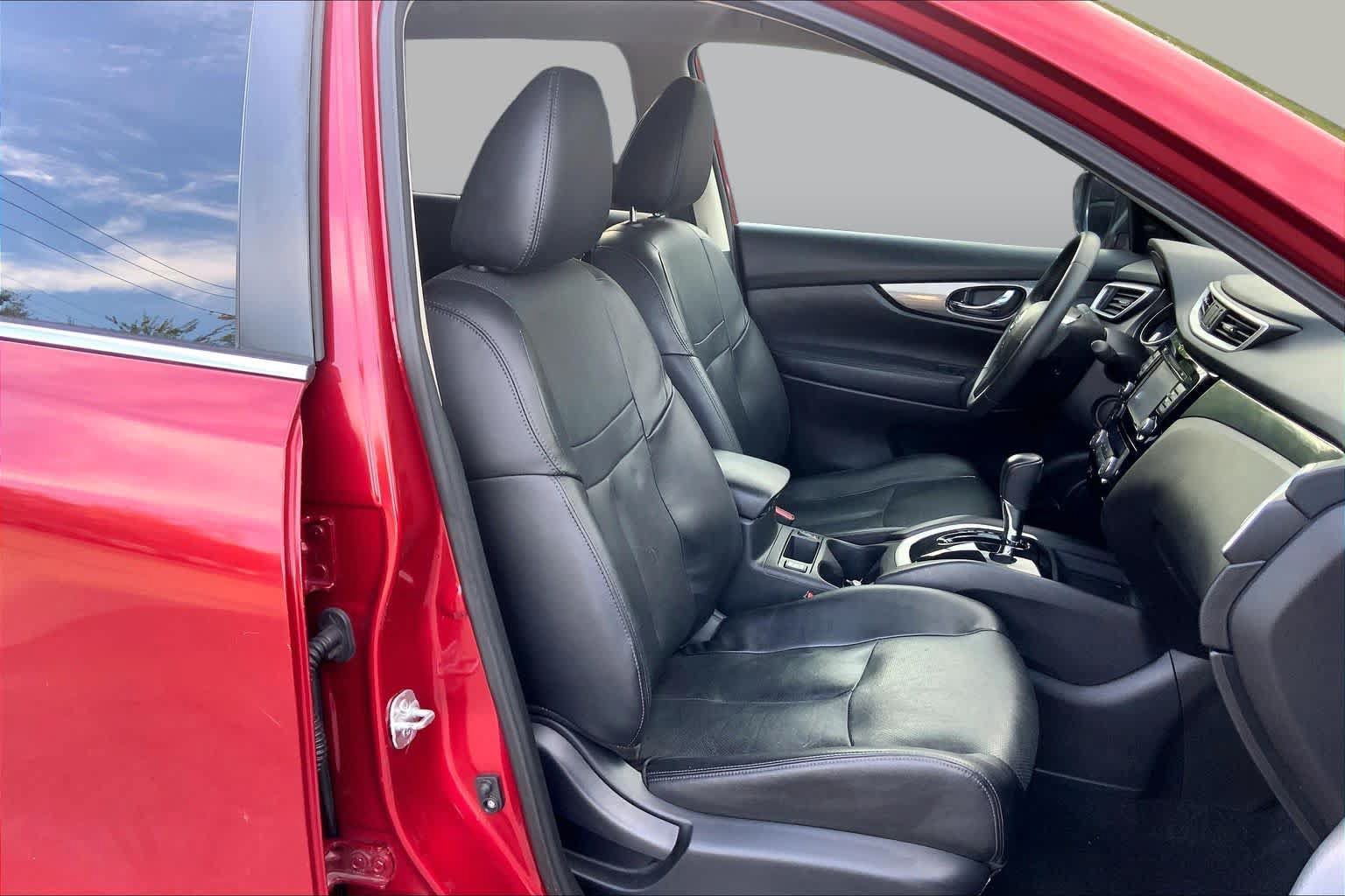 Used 2016 Nissan Rogue SL w/ SL Premium Package FWD image 9