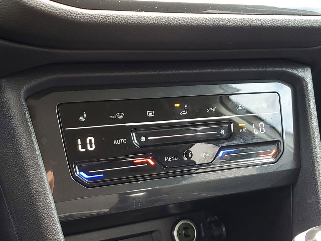 Used 2023 Volkswagen Tiguan SE image 26