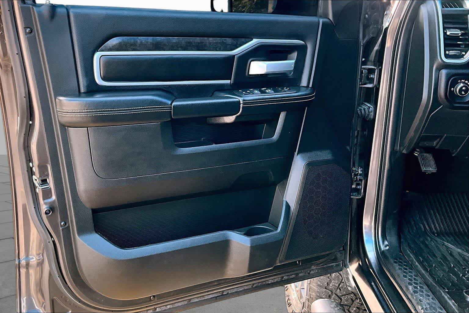 Used 2021 RAM 2500 Big Horn w/ Night Edition AWD/4WD image 22