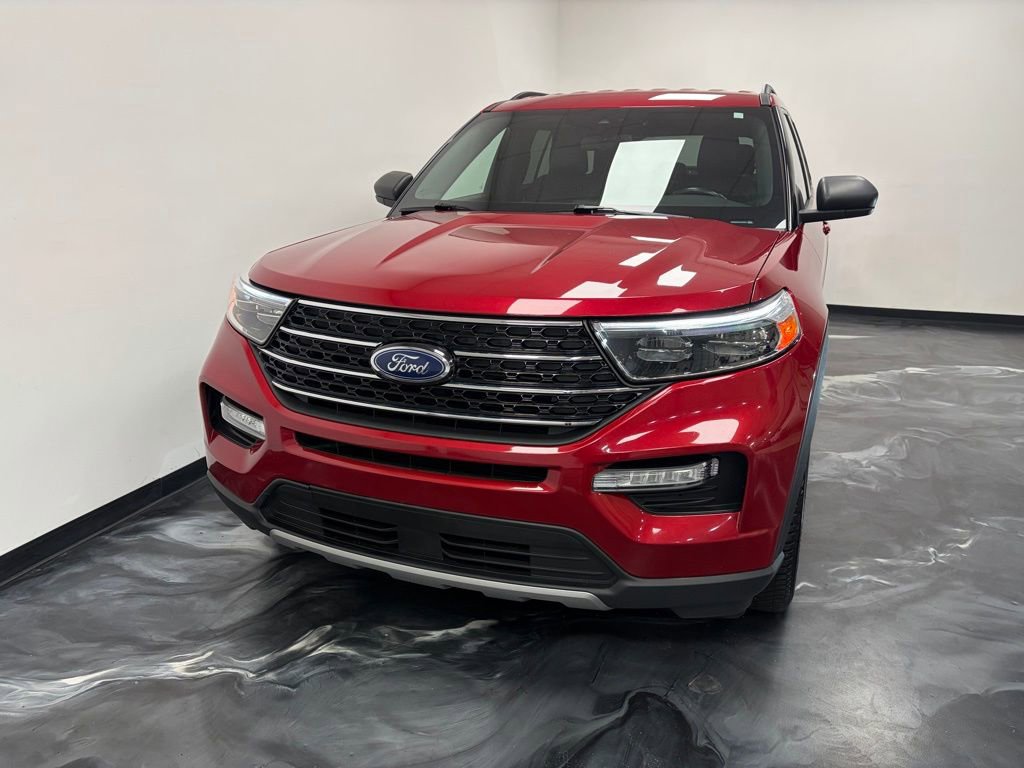 Used 2020 Ford Explorer XLT w/ Equipment Group 202A image 3