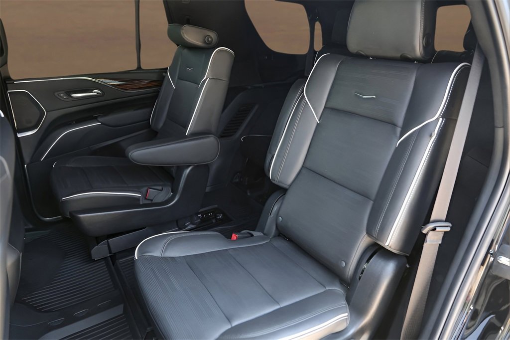 Certified 2024 Cadillac Escalade Premium Luxury w/ Performance Package image 24