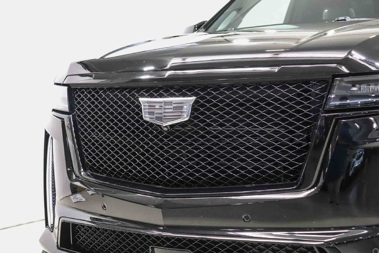 Used 2023 Cadillac Escalade V w/ LPO, ONYX Package AWD/4WD image 8