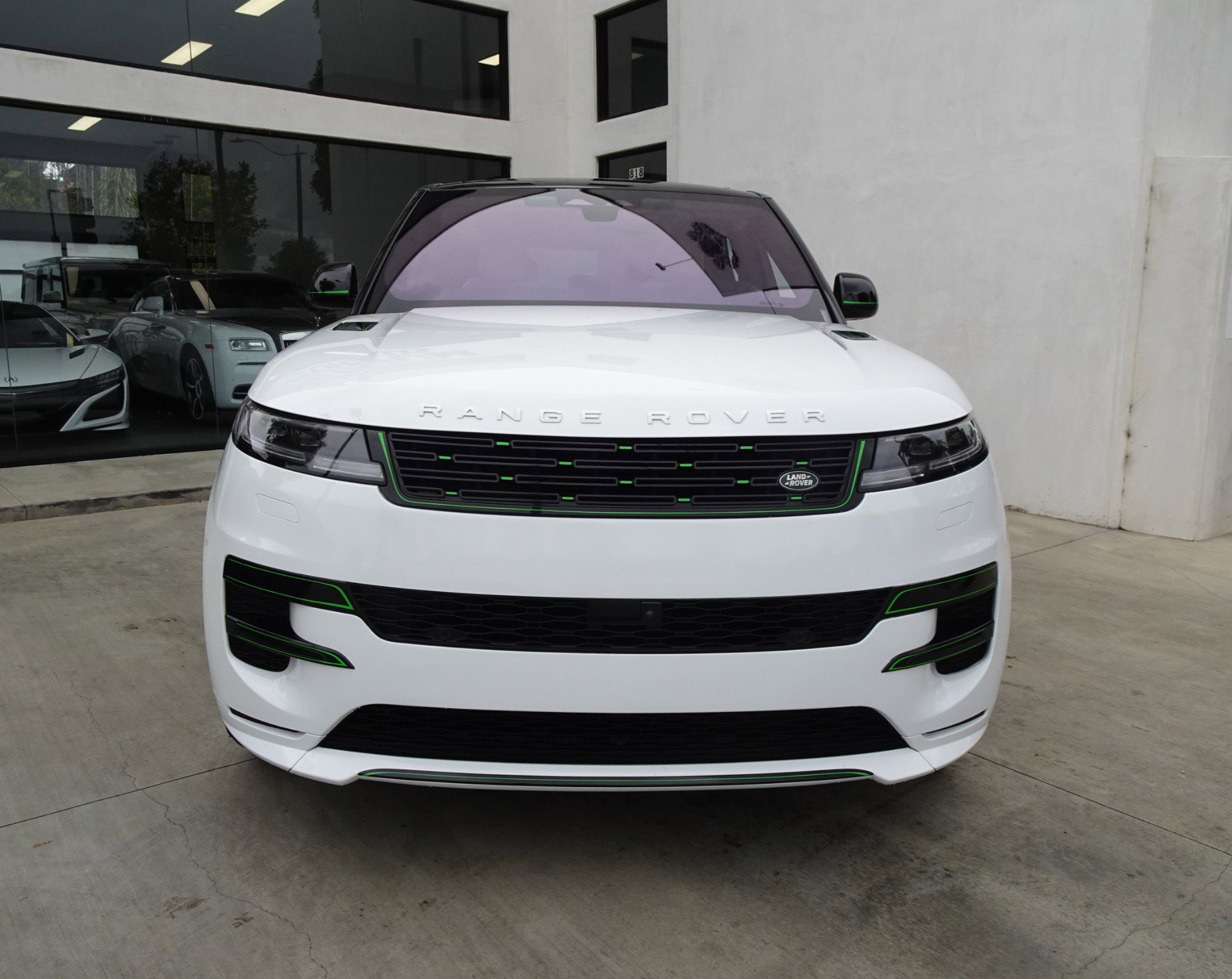 Used 2023 Land Rover Range Rover Sport SE Dynamic AWD/4WD image 2