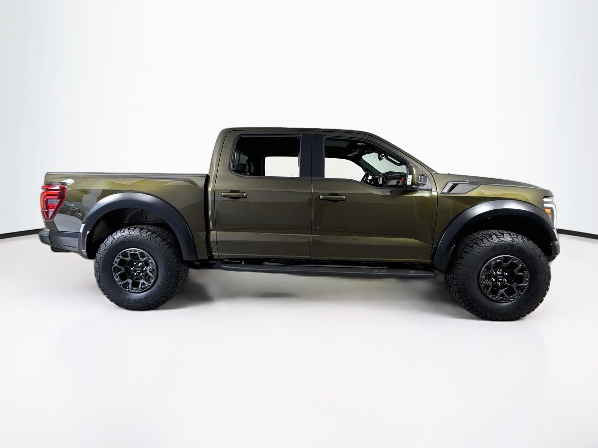 Used 2025 Ford F150 Raptor w/ Equipment Group 803A Raptor R AWD/4WD image 8