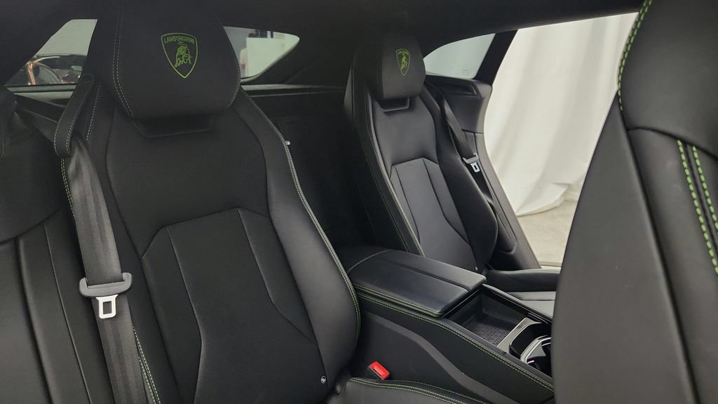Used 2020 Lamborghini Urus AWD/4WD image 48