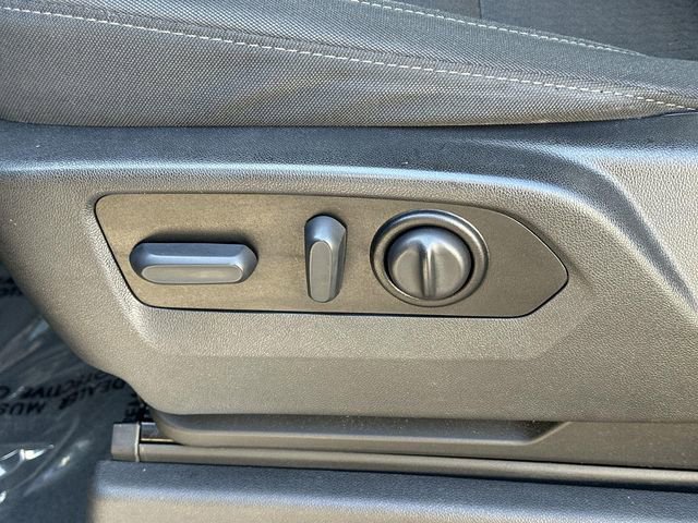 Used 2022 Chevrolet Silverado 2500 LT w/ Convenience Package image 32