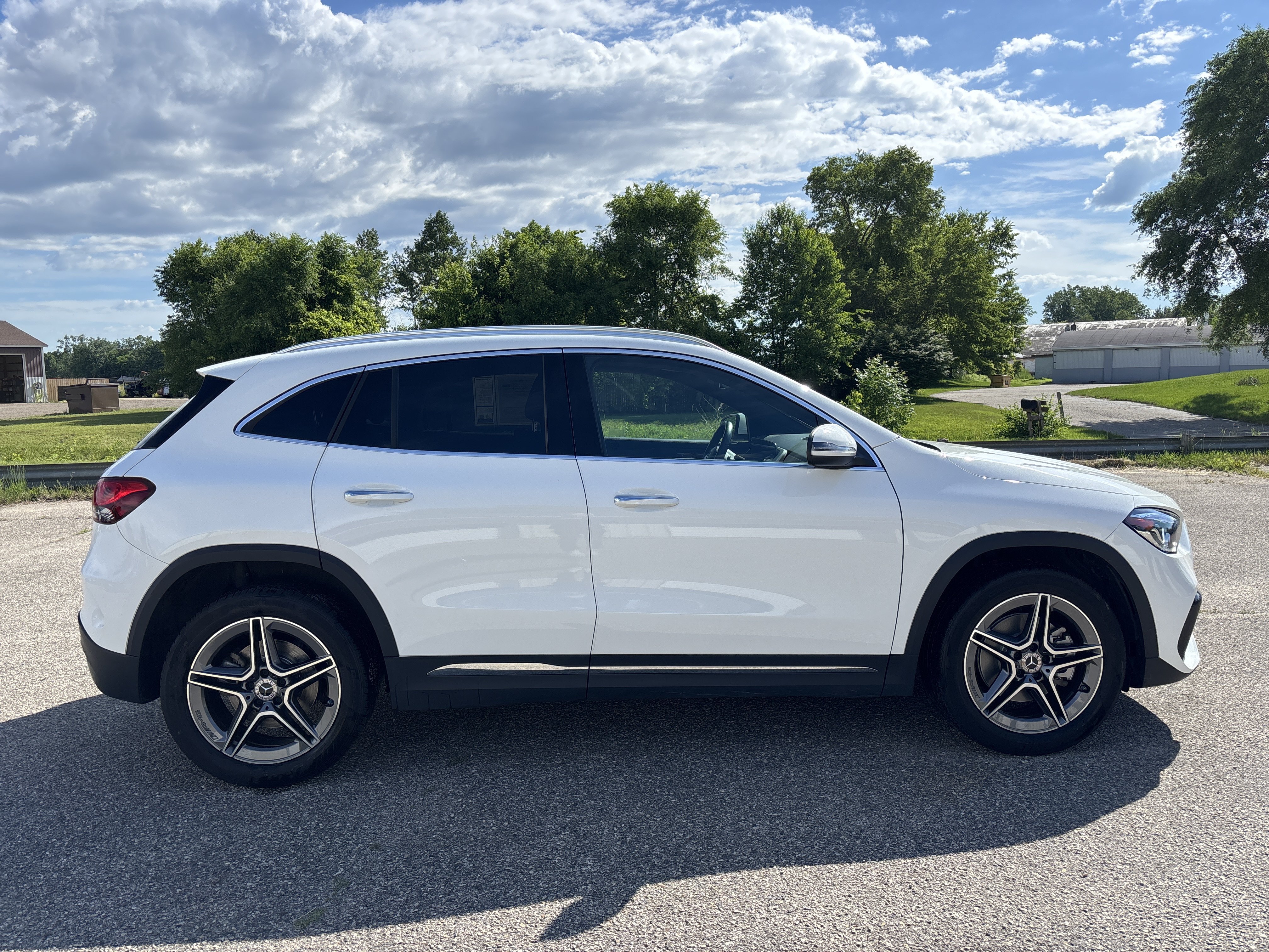 Used 2023 Mercedes-Benz GLA 250 4MATIC image 2