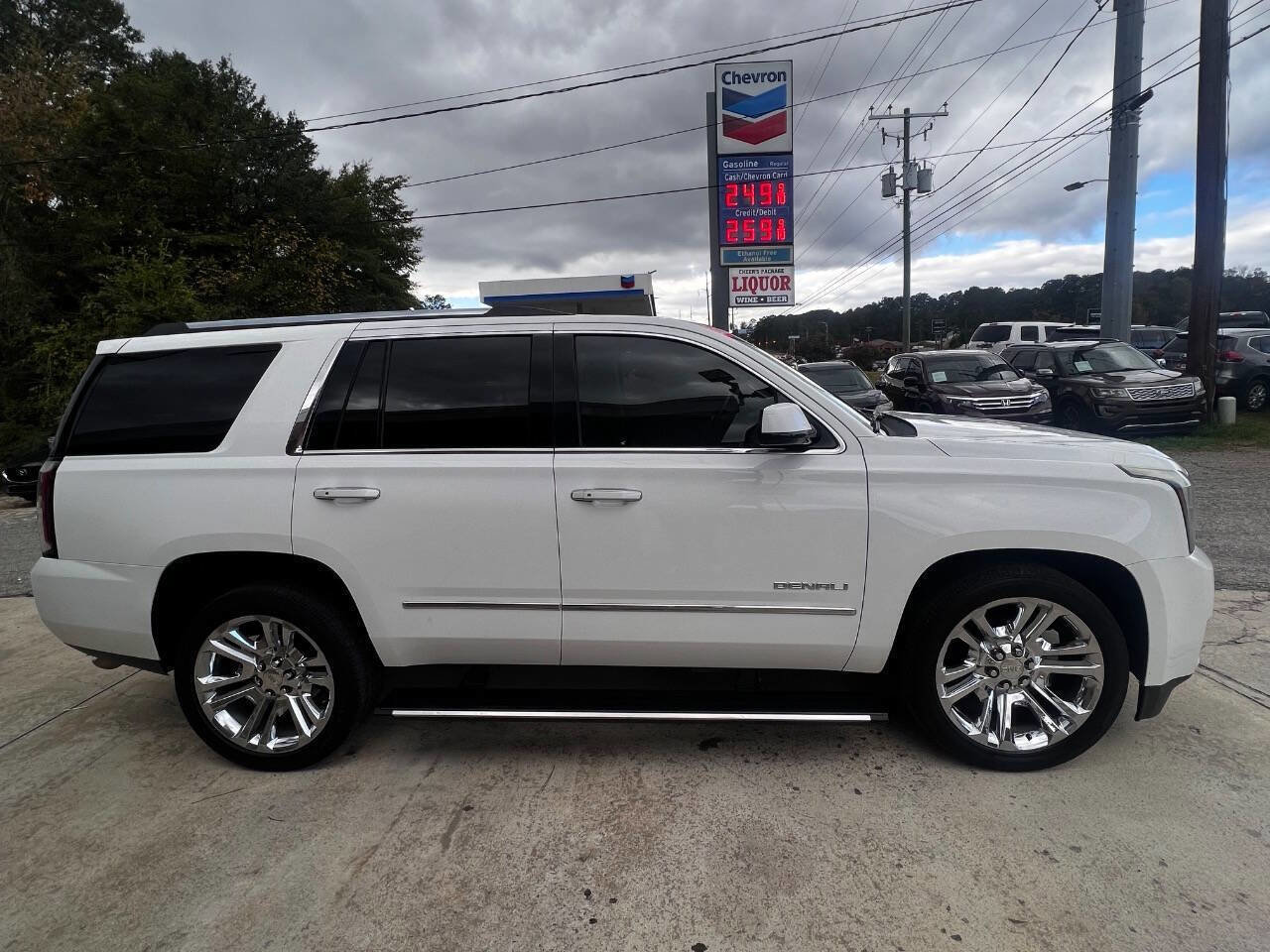 Used 2015 GMC Yukon Denali w/ Premium Package image 7