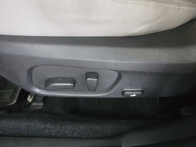 Used 2017 Subaru Forester 2.5i Limited AWD/4WD image 18