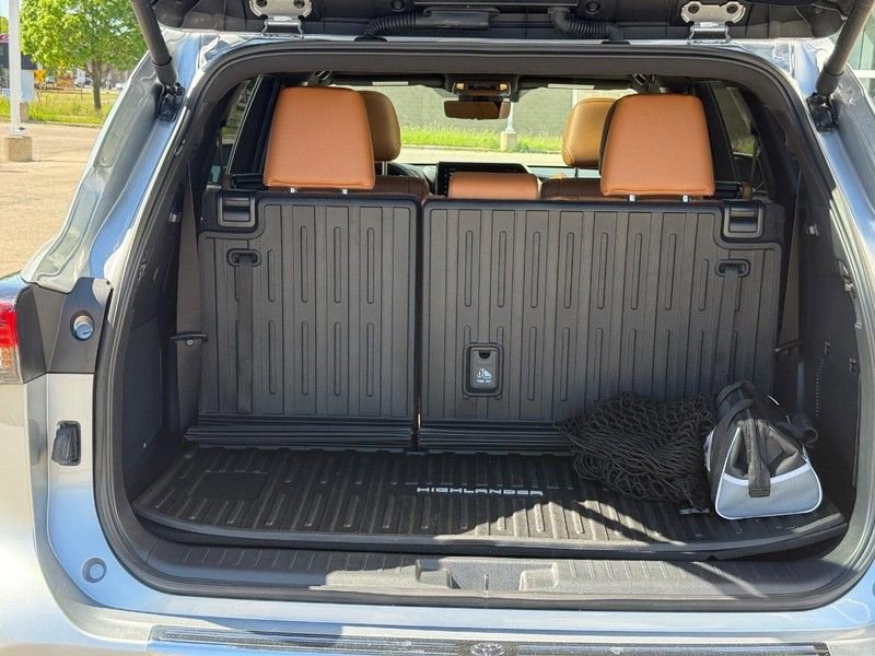 Used 2024 Toyota Highlander Platinum AWD/4WD image 8