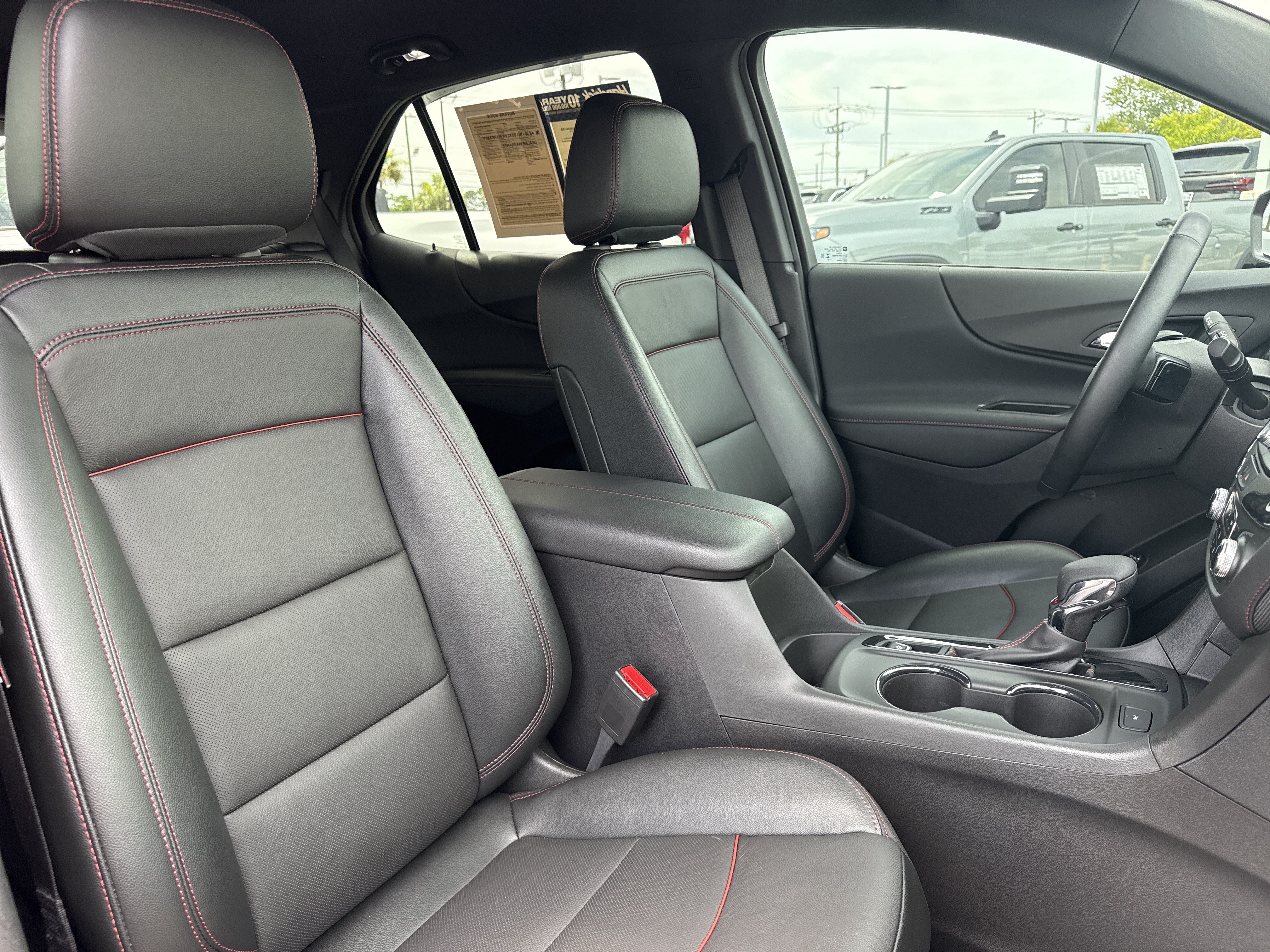 Used 2023 Chevrolet Equinox RS w/ RS Leather Package FWD image 31
