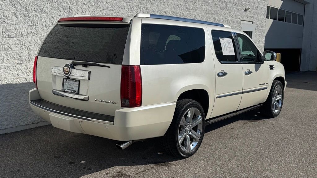 Used 2014 Cadillac Escalade ESV Luxury AWD/4WD image 7