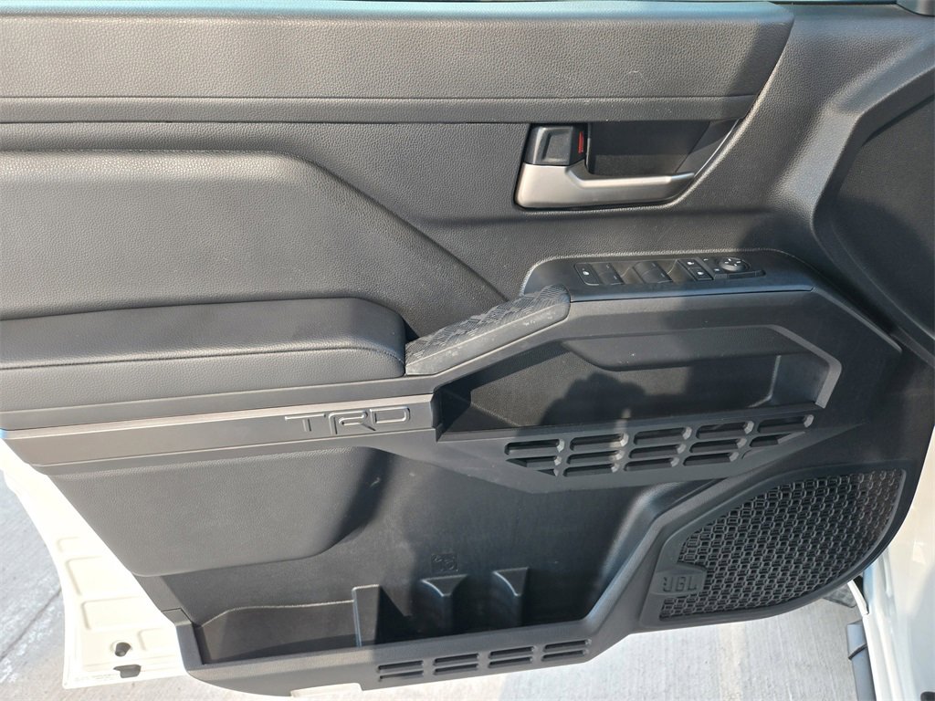 Used 2024 Toyota Tacoma TRD Off-Road image 31