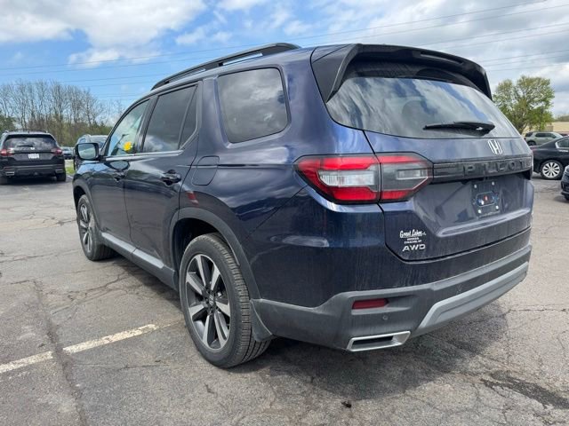 Used 2025 Honda Pilot Touring image 4