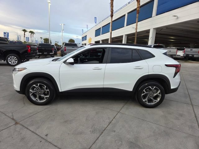 Certified 2025 Chevrolet Trax LT w/ Driver Confidence Package FWD image 3