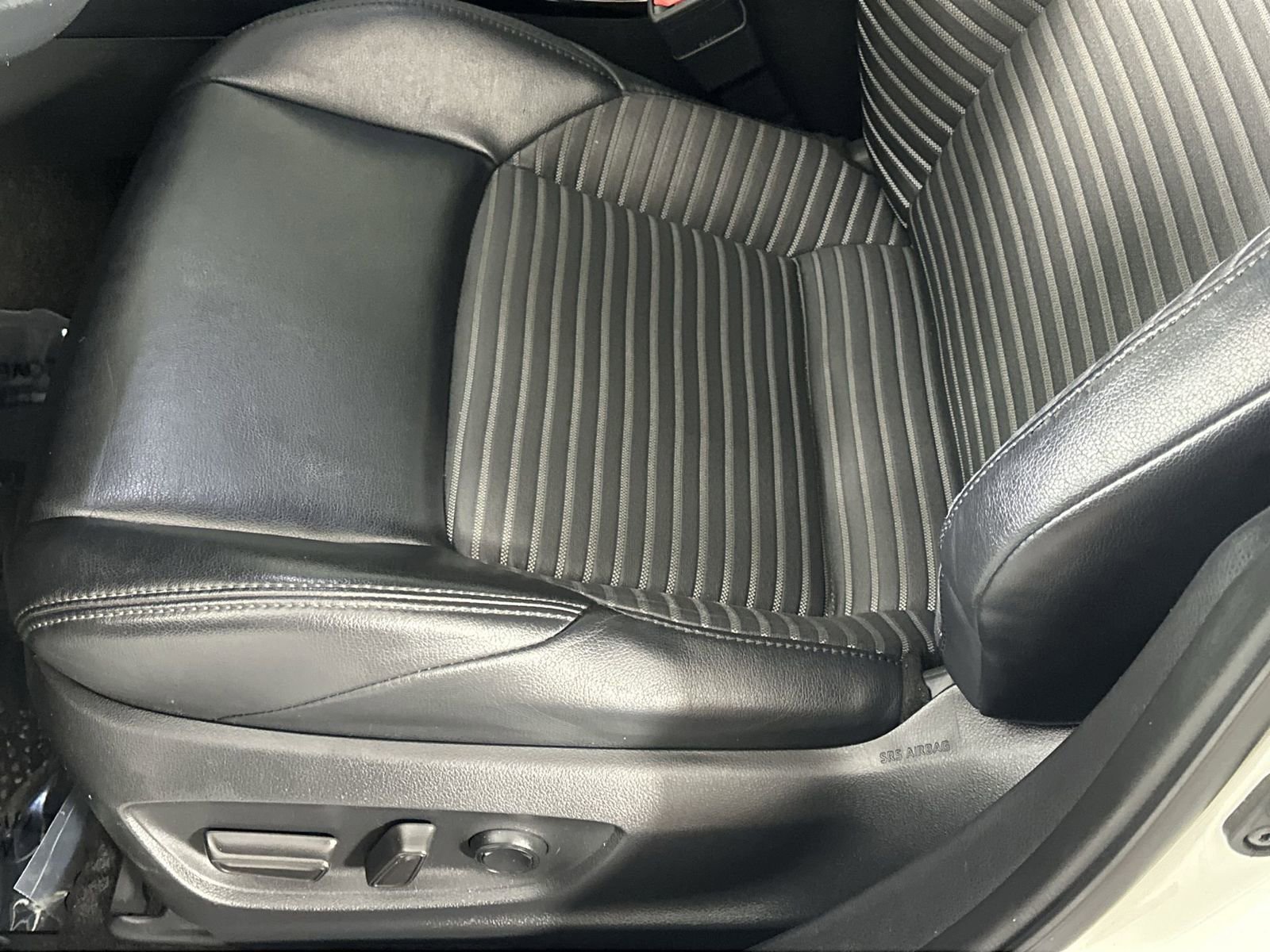 Used 2020 Toyota Corolla XSE FWD image 12