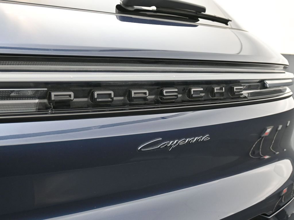 Certified 2025 Porsche Cayenne image 14