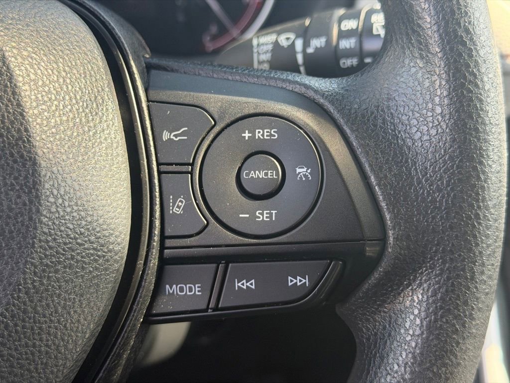 Used 2023 Toyota RAV4 XLE image 23