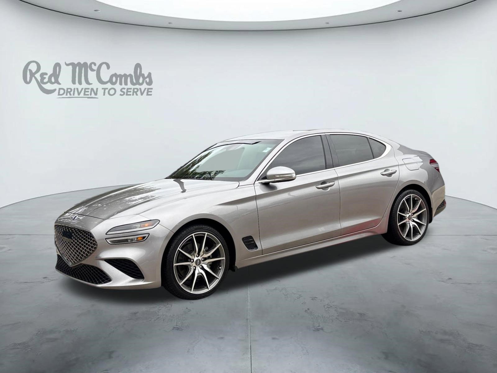 Used 2023 Genesis G70 2.0T image 1